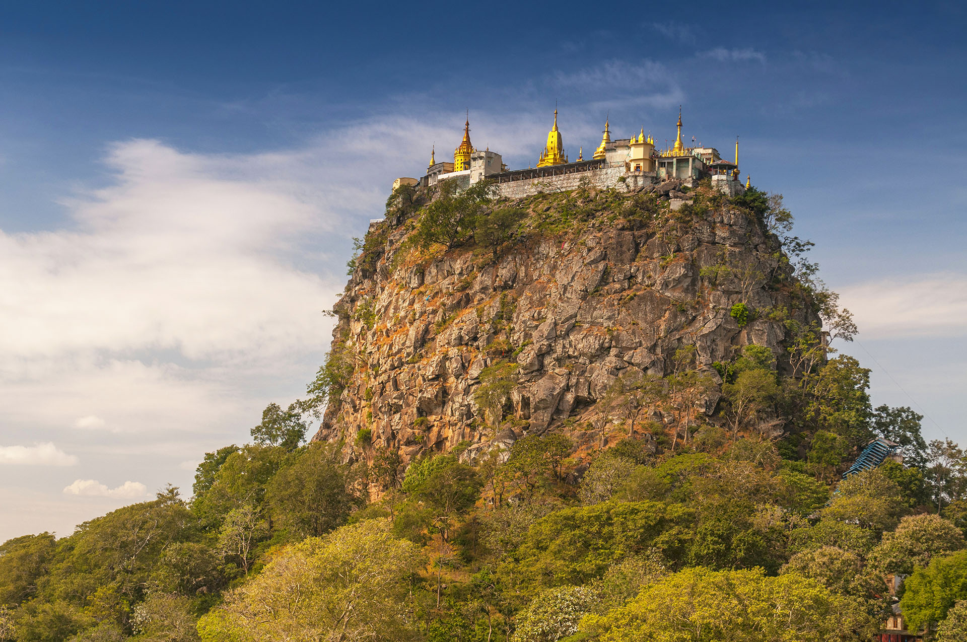 Flitterwochen Asien, Mount Popa Myanmar, Rundreise MYANMAR, individuelle Rundreise MYANMAR, Mietwagenrundreise MYANMAR, Reise MYANMAR, erlebe MYANMAR, Selbstfahrer MYANMAR, Kleingruppenreise MYANMAR, MYANMAR auf eigene Faust, Gruppenreise MYANMAR, Urlaub in MYANMAR, Ferien in MYANMAR, Familienreise MYANMAR, Flitterwochen MYANMAR, Hochzeitsreise MYANMAR, Safari Myanmar
