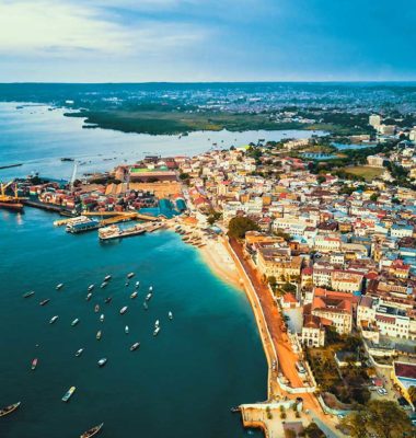 Stone Town in Sansibar beim Badeaufenthalt auf einer Tansania Safari Reisen