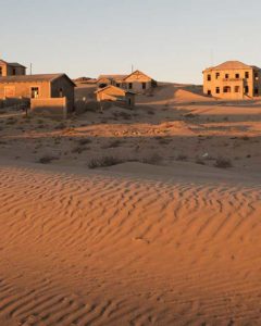 Kolmanskop Verlassene Häuser in Kolmanskop während einer Namibia Safari Reise