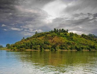 Wolken über dem Lake Bunyonyi